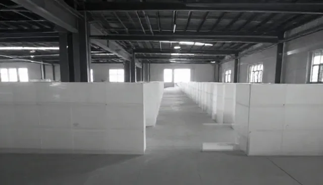 网站稳定性保障：域名选型与维护建议